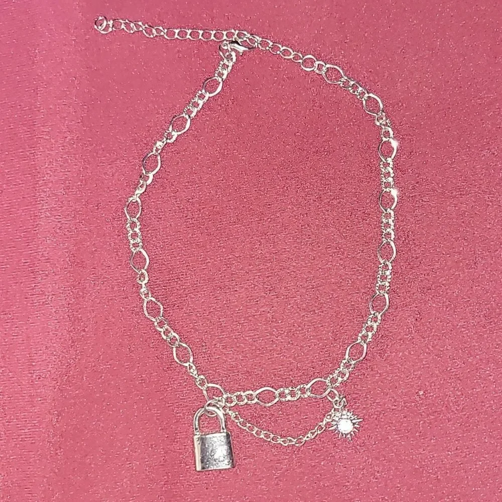 One chain Charm Choker